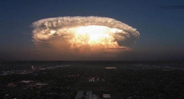 威力仅次于核弹!中国温压弹爆炸温度达2500度,轰20预计会搭载?