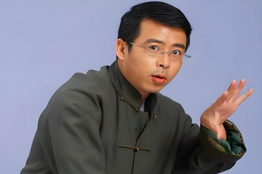 央视才子因狂言断送前程,今沦落线下主持