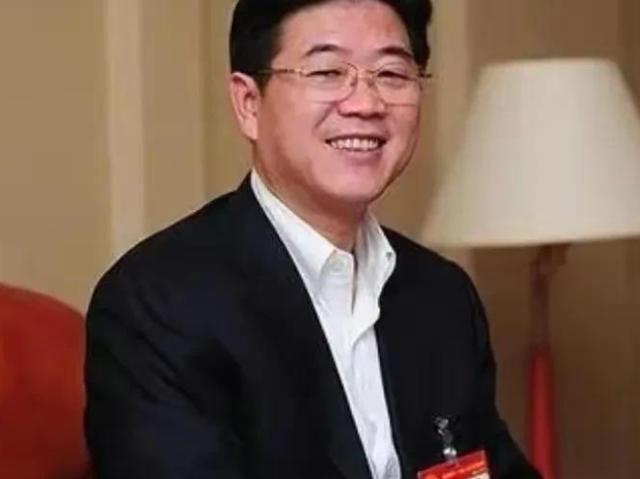 湖南政坛"龙虎斗"之李亿龙,破格提拔她人当区长,敛财超千万