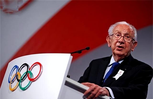 2000年奥运,80岁萨马兰奇匆匆离开,飞机上得知,68岁爱妻已去世