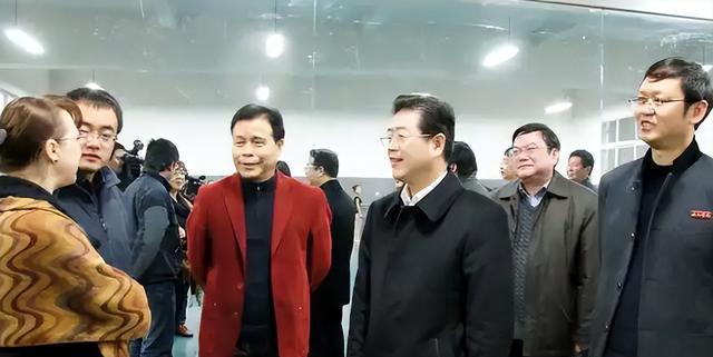 "四光"市委书记李亿龙:女保姆都不放过,自称"我是衣冠禽兽"