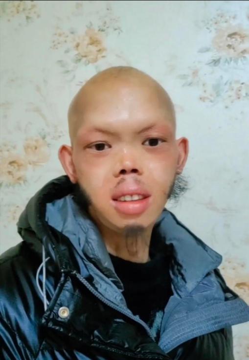 群演李平安秀恩爱成大网红,娶得美娇妻,一家三口生活幸福