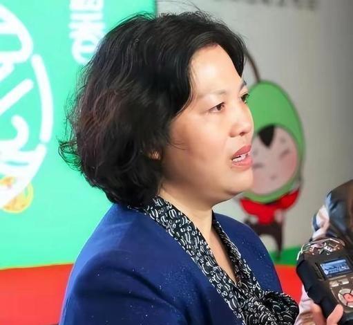 养情夫20位,最小的仅17岁,山西"色虎"李亚丽,不是一般的好色