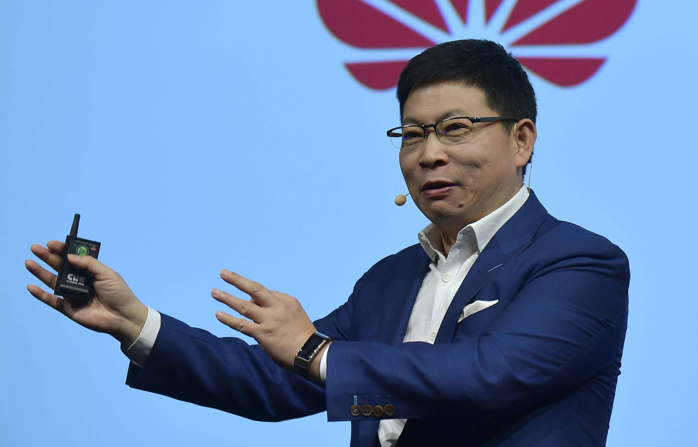 都搞错了！余承东“卸任”华为车BU董事长，其实是升职了！