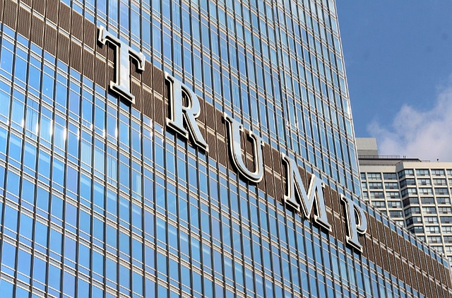 拉斯维加斯七旬老妇命丧旋转门,川普酒店被诉百万赔偿金