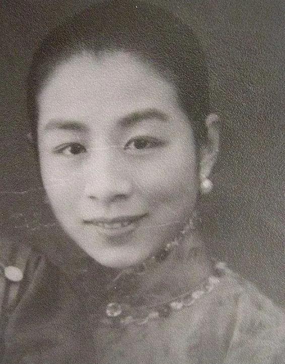 李国秦的传奇:17岁女儿怀孕揭开家庭丑闻,大家闺秀终成佛门大师