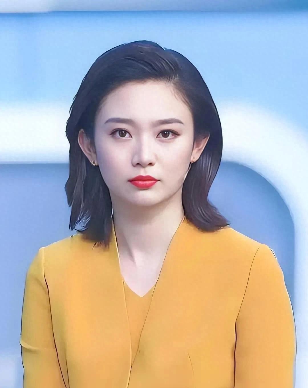 美丽的主持人李七月