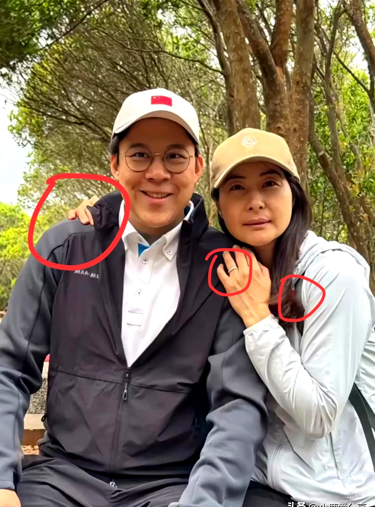 郭晶晶和霍启刚清明爬