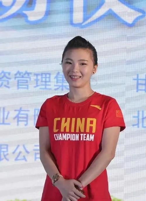 33岁何可欣近况:曾经教练嫌不好看,现今变成女神,过得幸福美满