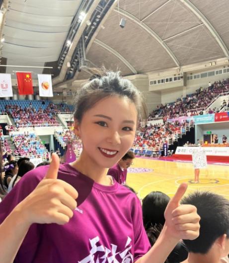 33岁何可欣近况:曾经教练嫌不好看,现今变成女神,过得幸福美满