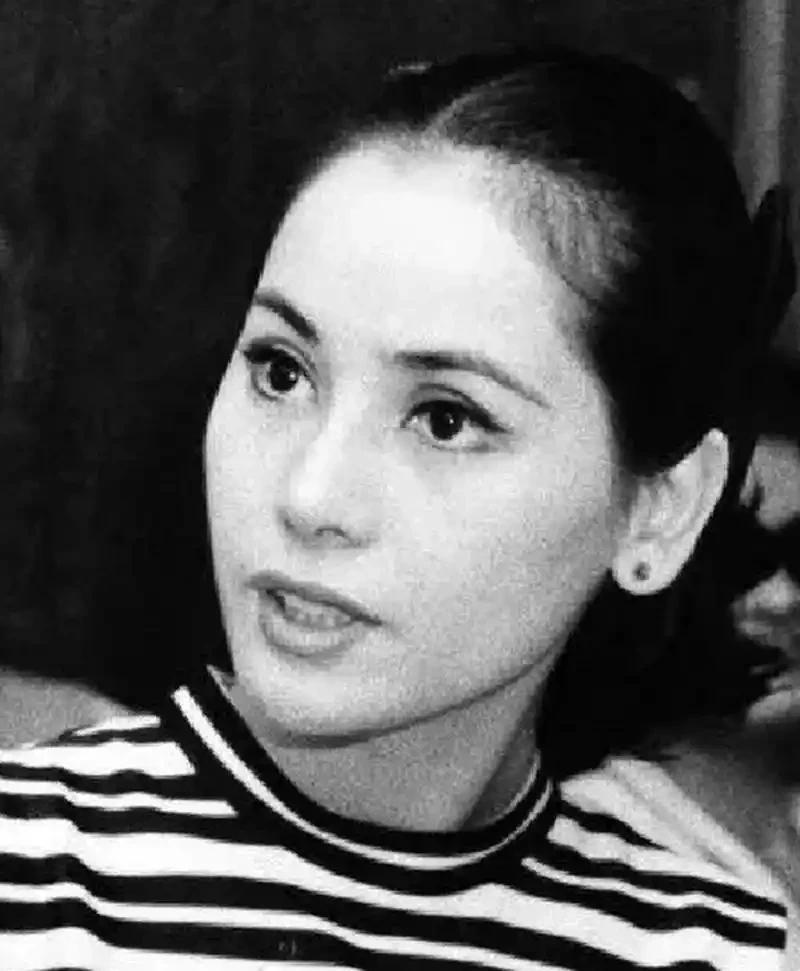 黛薇夫人朱唇皓齿!艳色绝世,难怪他会神魂颠倒