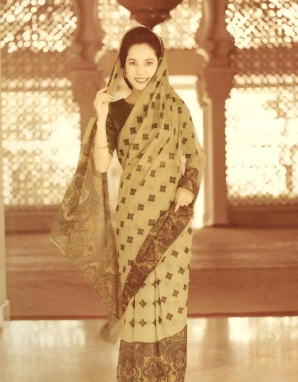 黛薇夫人年轻时期稀有照片,朱唇白齿绝艳,难怪苏加诺为之倾倒