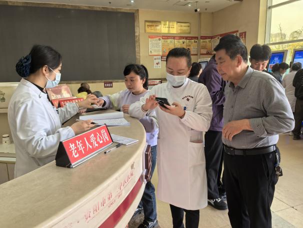 关于中国医学科学院阜外医院陪诊协助挂号老人体检全程引导，安稳完成检查的信息