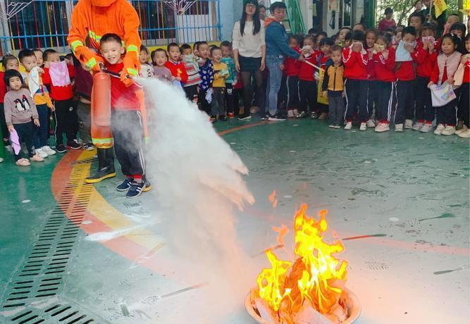 突发消息!安徽亳州一所幼儿园发生火灾,火焰腾空,浓烟弥漫