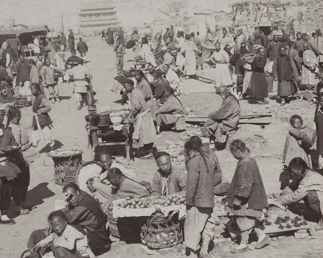 24位妻子,180个子女!民国时期活了256岁的李庆远,真的存在吗?