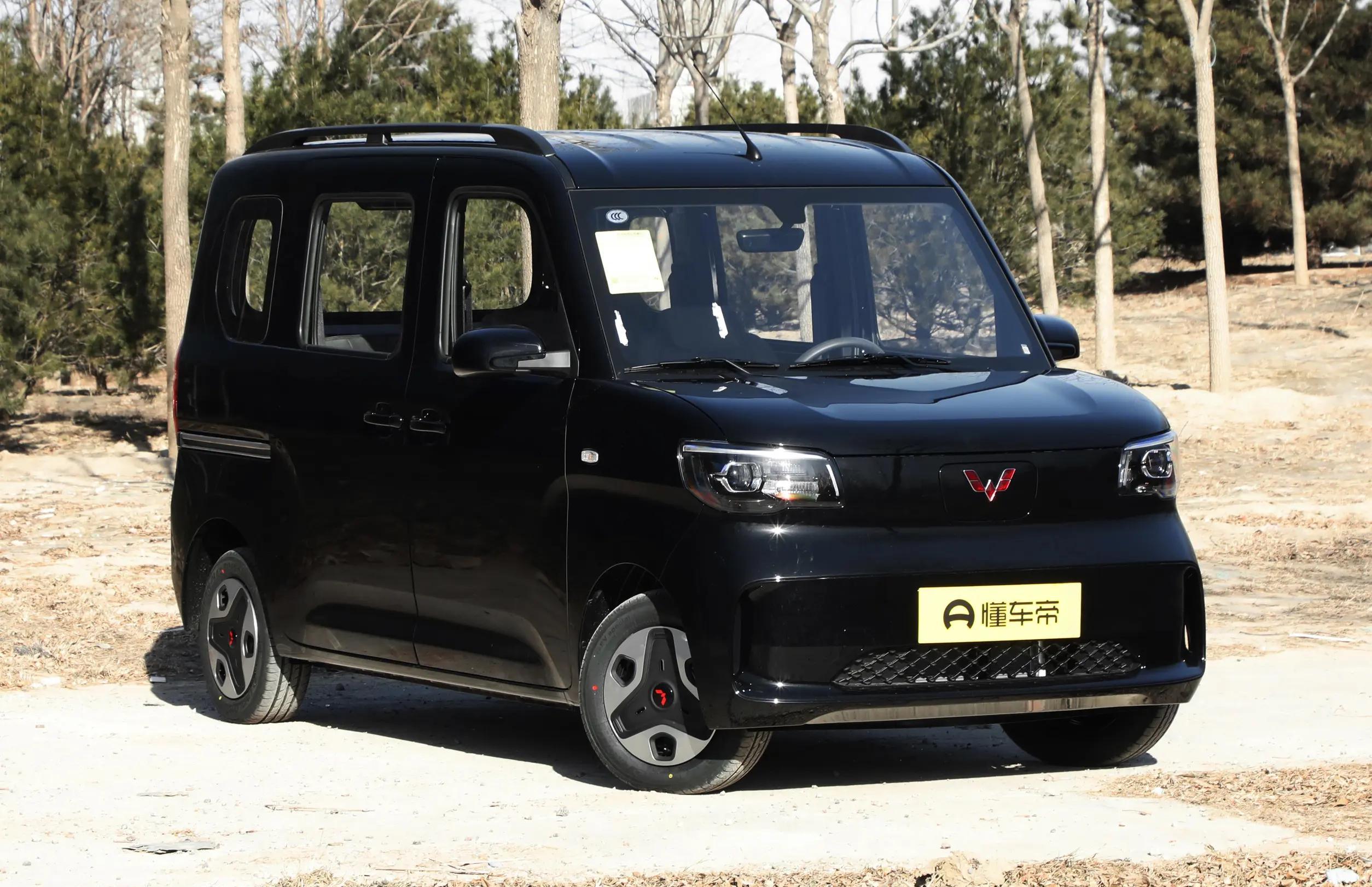 五菱之光ev预售4.78万起,主打全场景高效用车