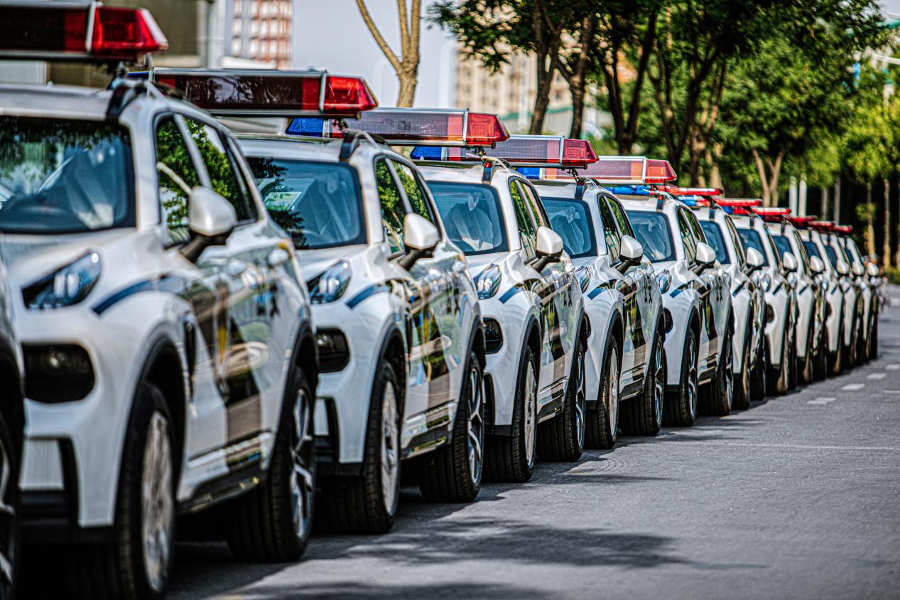 领克轿车型警车