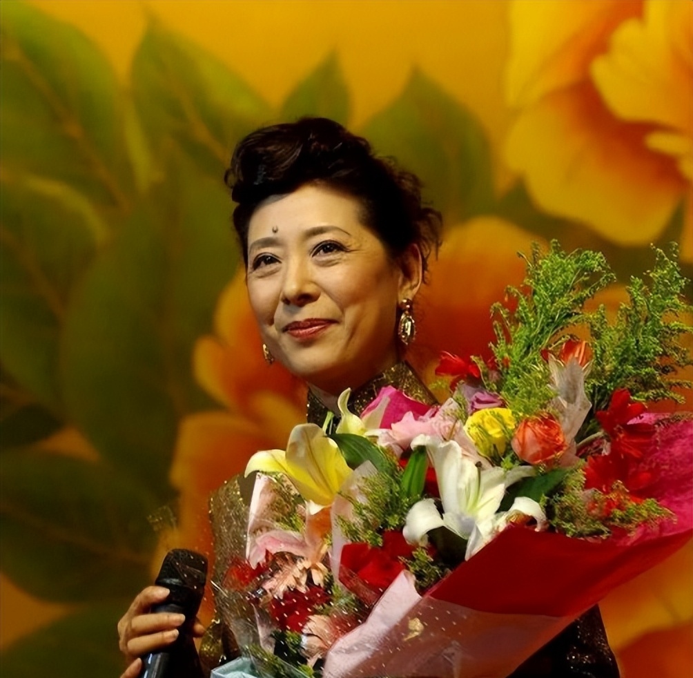 72岁关牧村状态回春似五十?老公宠溺与骄子成就背后的故事