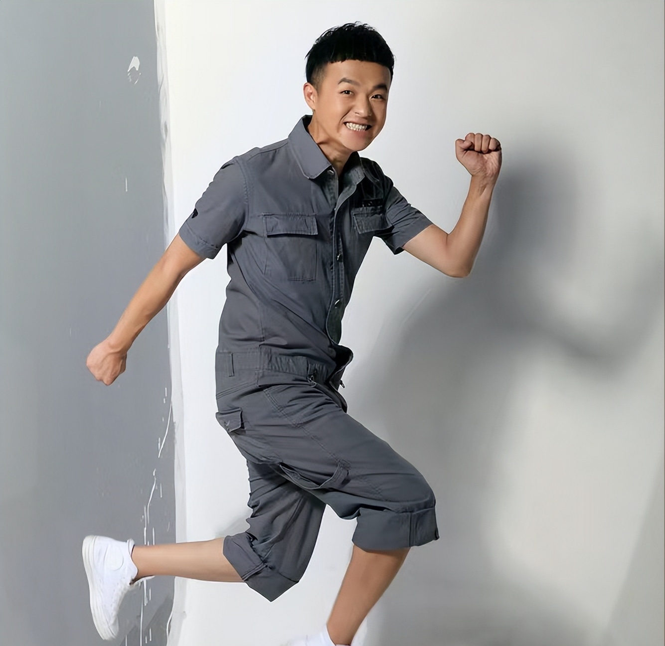 有一种"反噬"叫包贝尔,从喜剧新星到金扫帚常客,他还能翻身?