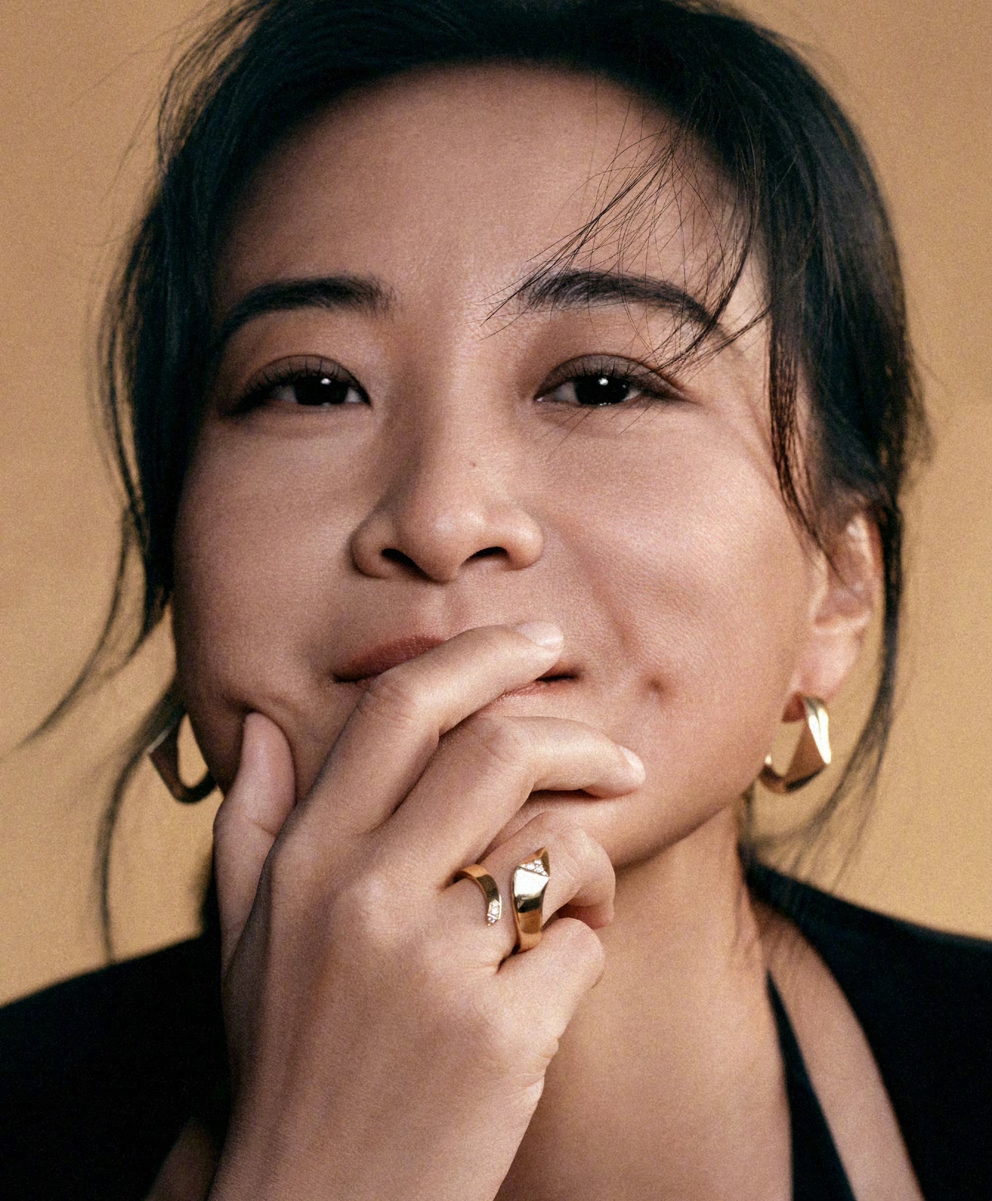 贾玲近照曝光,瘦到脱相没精神,脸色蜡黄,面部凹陷令人担忧