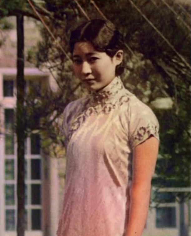 溥杰的日本妻子有多美?身材高挑皮肤白皙,怪不得令溥杰神魂颠倒