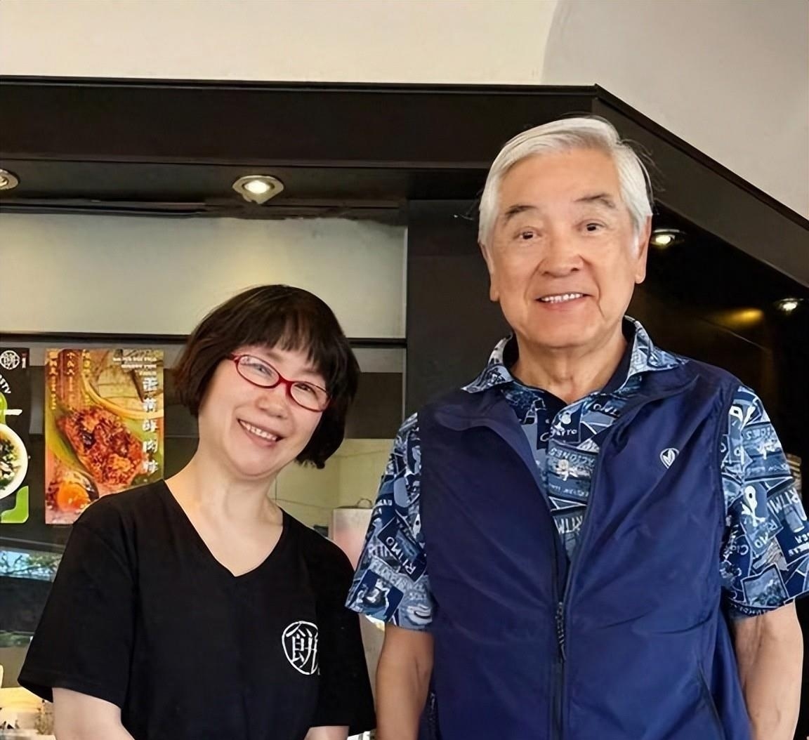 80岁秦沛近况!居住加拿大,与日本妻子很甜蜜,儿女已是著名歌手