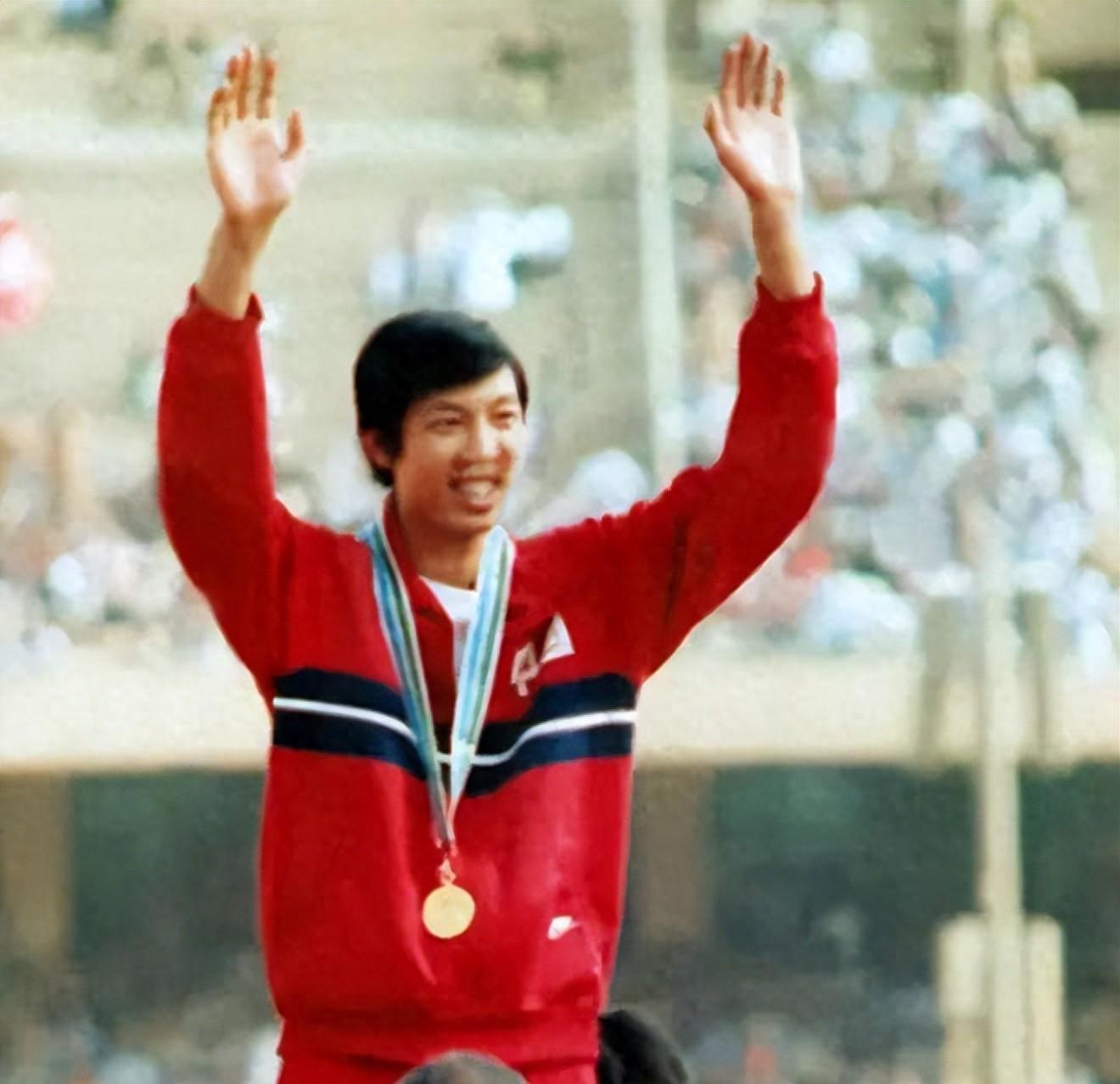 62岁跳高冠军朱建华现状:状态显老,家人定居美国,现居国内谋生