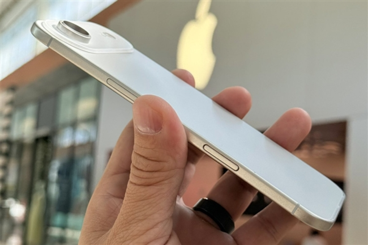 苹果“大招”曝光，旧iPhone降价，新iPhone实力很炸！