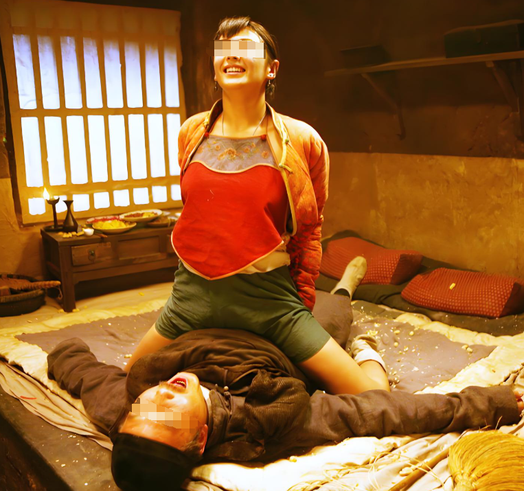 08年,浙江女老师貌美如花,被公公怀疑藏地窖,7天后丈夫傻眼了