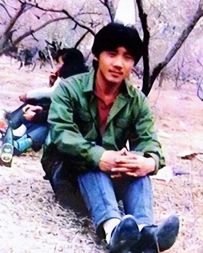 著名歌手容中尔甲:"青歌赛"获银奖,娶服务员做妻子幸福吗?