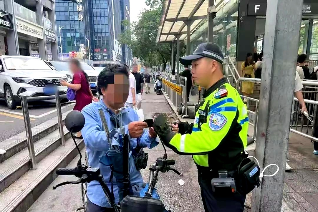 为什么抓电动车