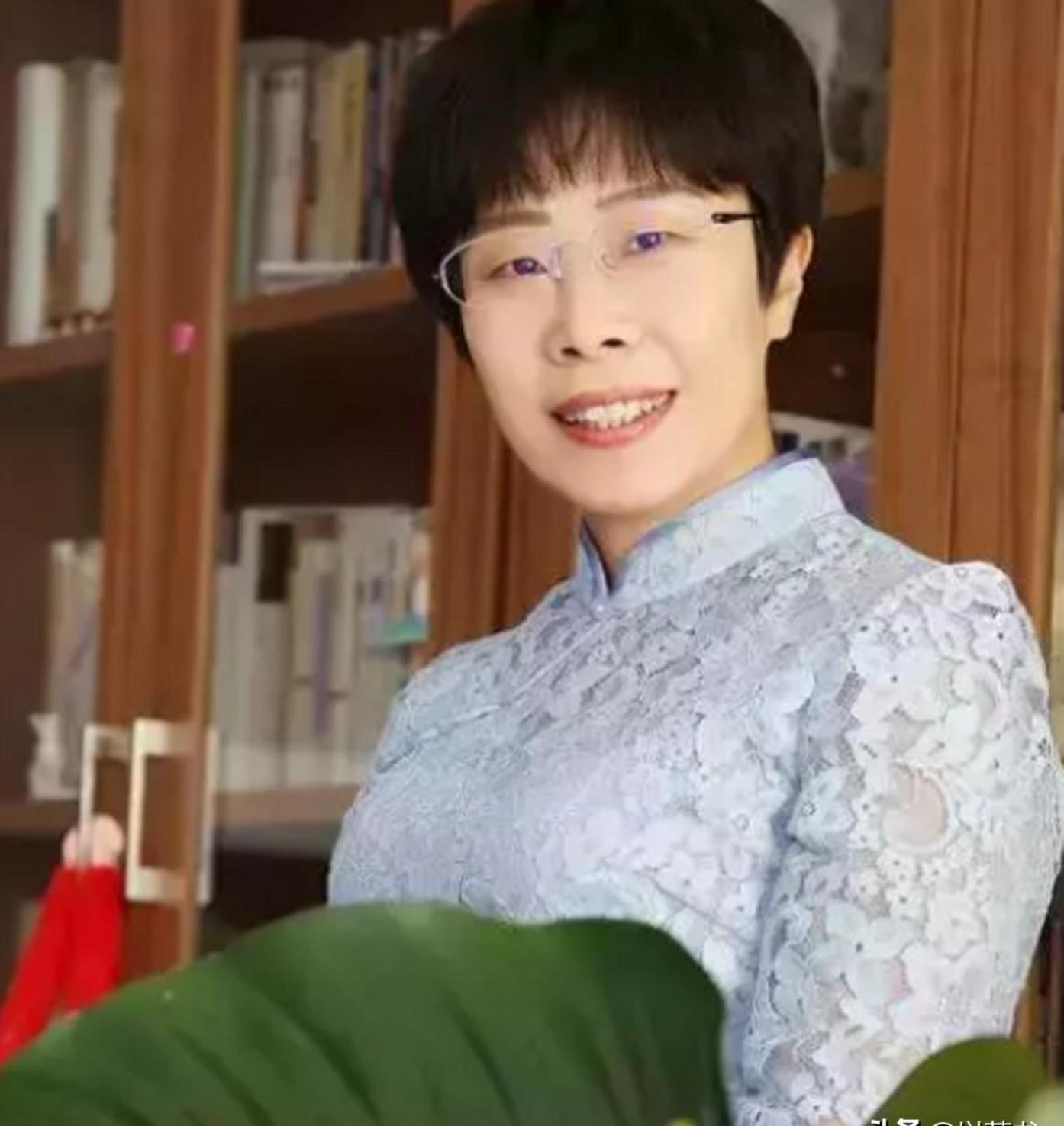 蒙曼50岁未婚坦言单身快乐爱情随缘