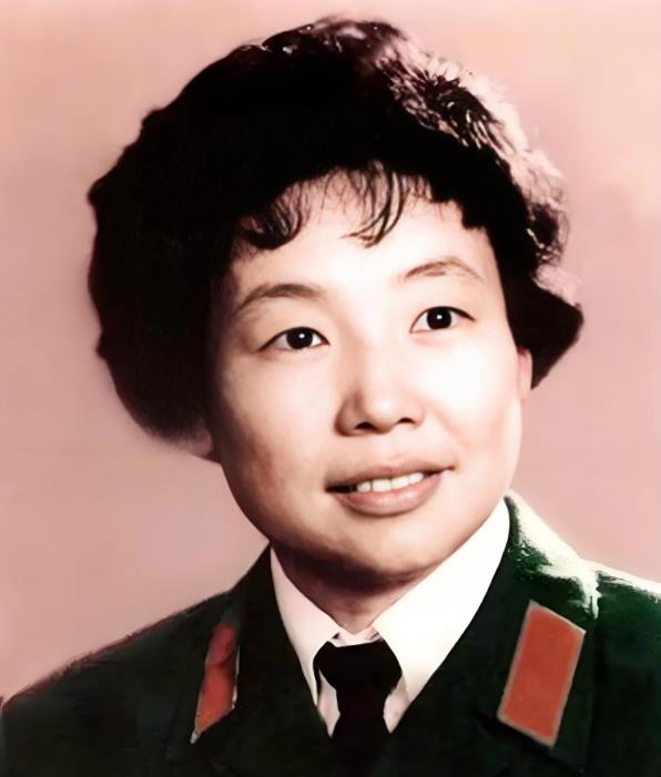 传奇演员张映哲:战火淬炼的歌者,一曲《英雄赞歌》镌刻时代脊梁