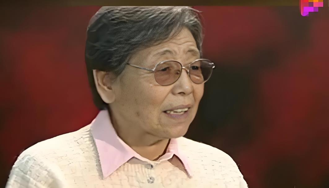 传奇演员张映哲:战火淬炼的歌者,一曲《英雄赞歌》镌刻时代脊梁