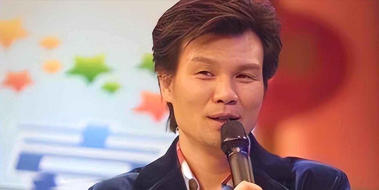 满头白发,声音沙哑,主持人李彬罕见露面,面部浮肿的他现状堪忧