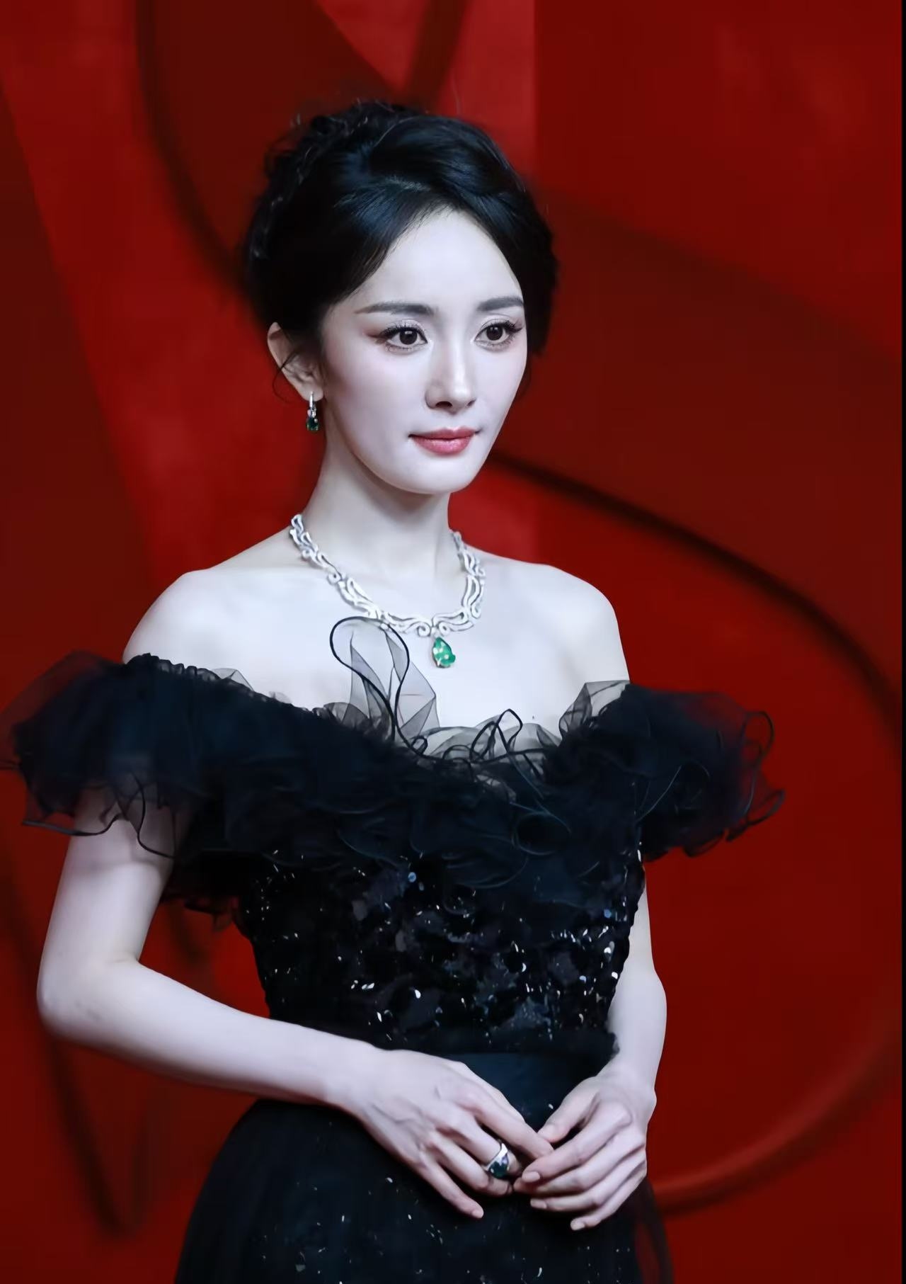 芭莎盛典生图杨幂丰满有料被林志玲的脸吓到惠英红穿了个啥