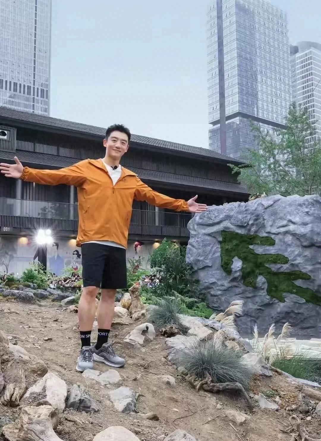 郑恺成都太古里活动帅到犯规