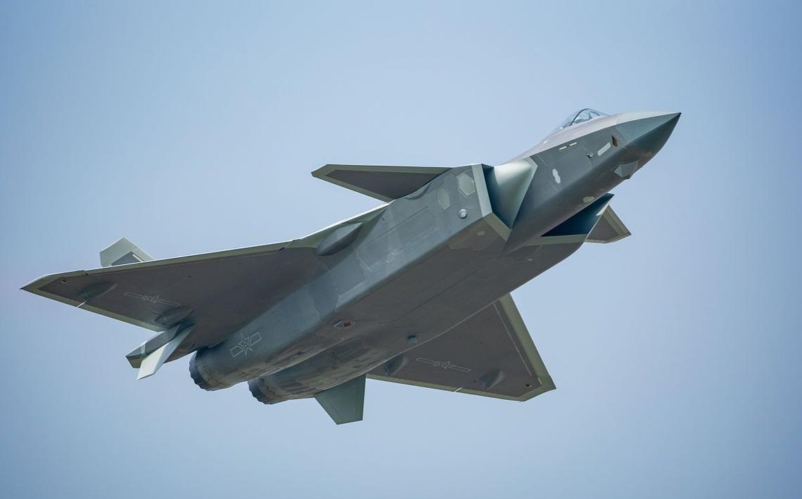 中国五代隐身舰载机横空出世?6月3日,歼
