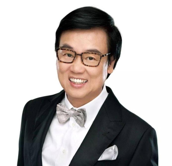 79岁开心鬼黄百鸣被告!陪老婆抗癌18年好男人,真变了?