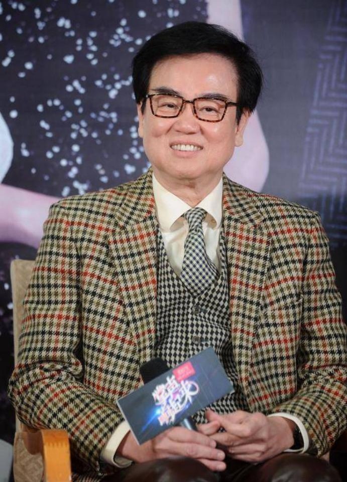 79岁开心鬼黄百鸣被告!陪老婆抗癌18年好男人,真变了?