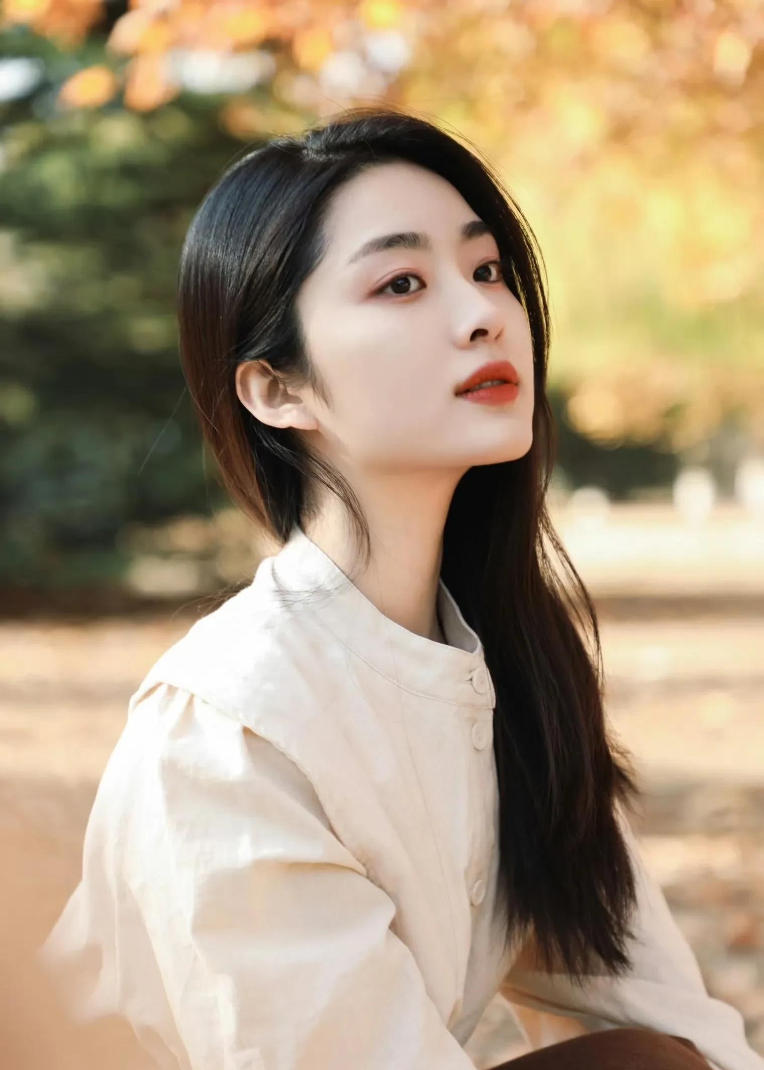 行走的初恋脸:吴曼思165cm舞者身材,太美了!