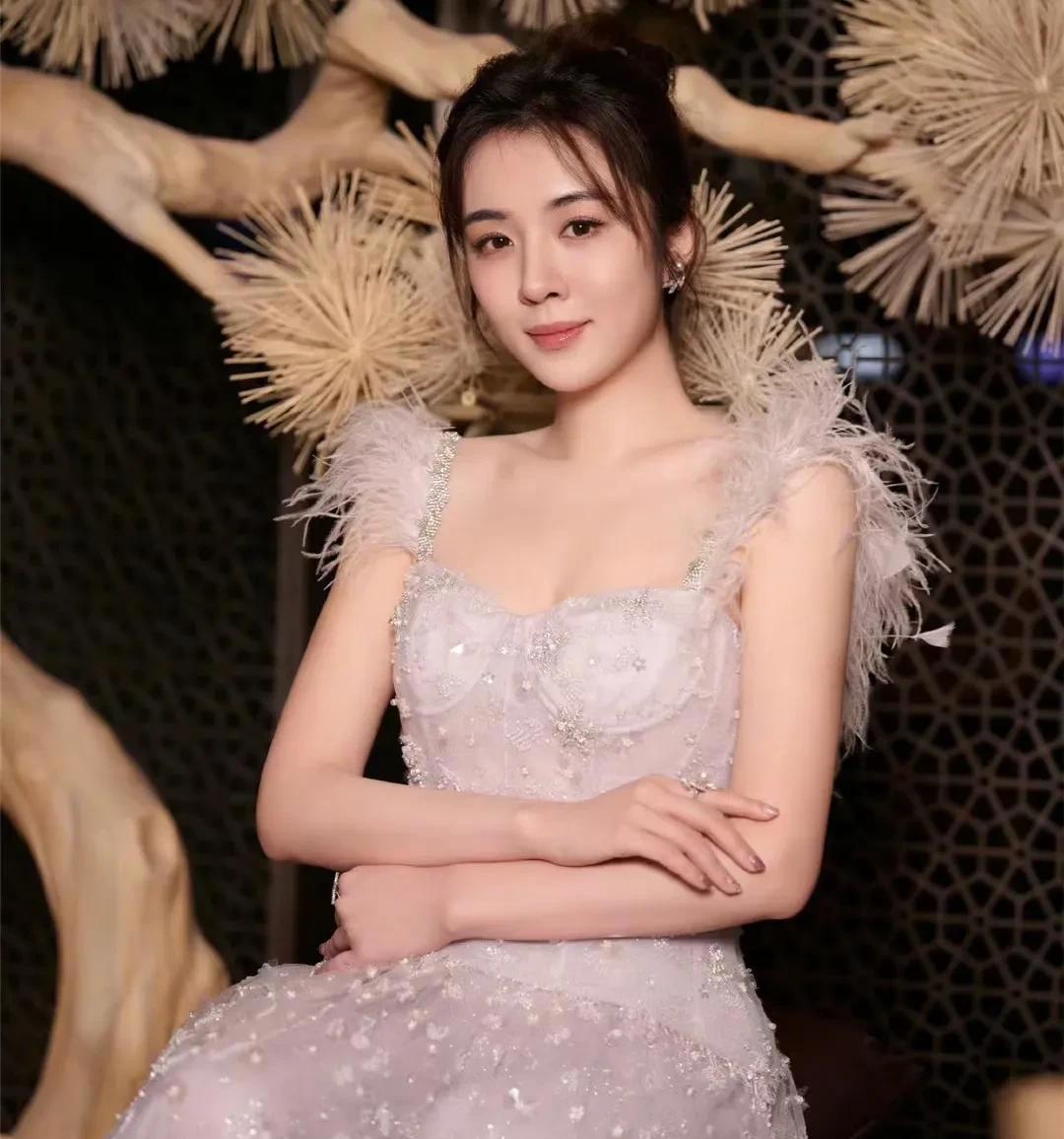 疑似被俞灏明逼婚王晓晨回复结婚传闻我头昏了大家开心就好
