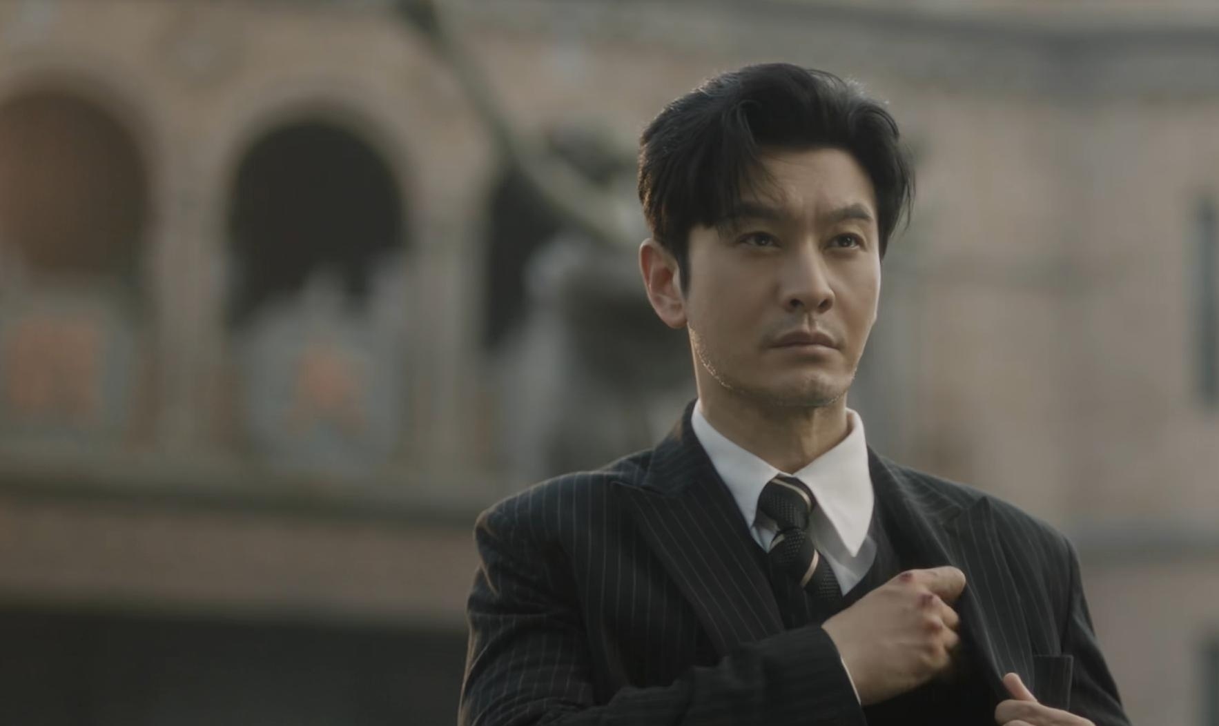 收手吧黄晓明!失忆,滑铲,肉身躲子弹,2025年还在演抗日神剧