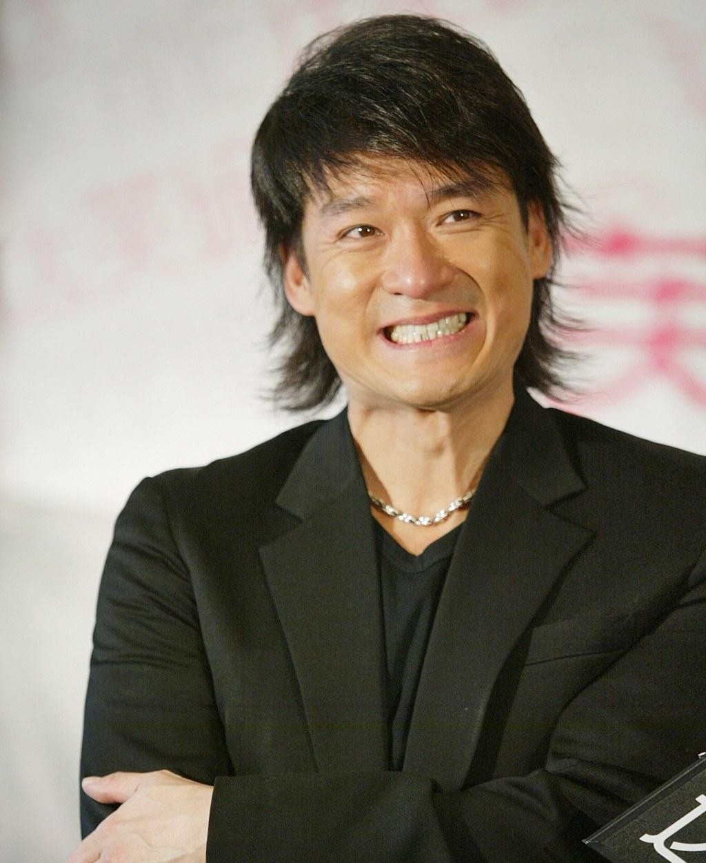 周华健:娶美国妻子却被嘲讽像母子,被劝离婚的他,39年宠爱如一