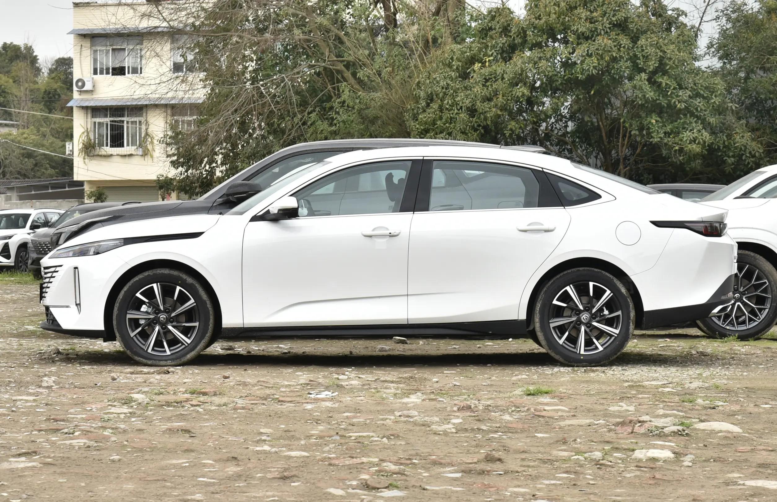 长安全新轿跑来袭,搭载蓝鲸1.5t,外观帅气,8.39万起