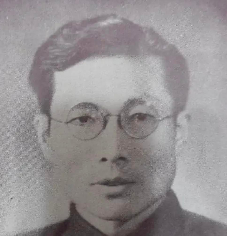 著名作家周立波染病逝世,把一生积蓄捐献国家,妻子瞬间泣不成声