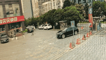 新能源车变火车?地下车库惊魂背后的生死时速-有驾 新能源车变火车?地下车库惊魂背后的生死时速-有驾