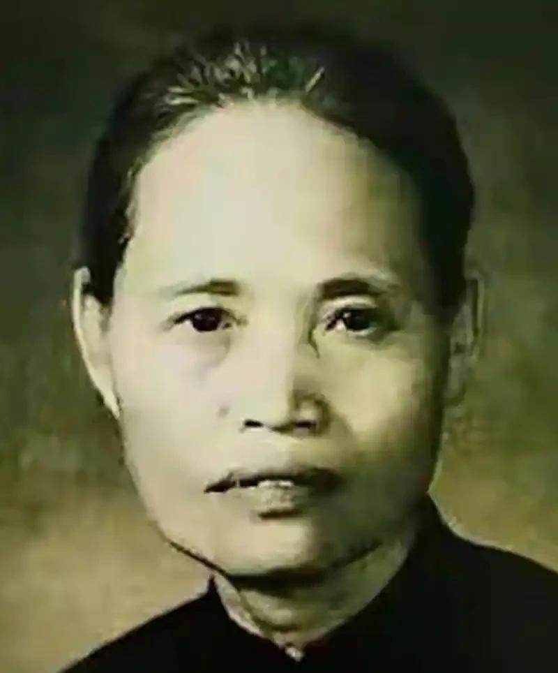 陈诚和第二任妻子谭祥结婚照,那年她26岁,风华月貌气质非凡!