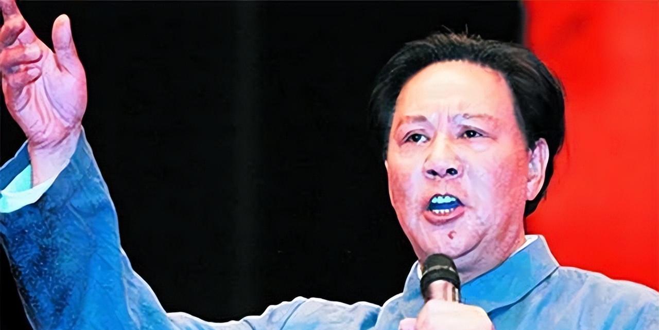 古月追悼会:挽联长达6米,女儿亲吻遗像,300名广州市民自发送行