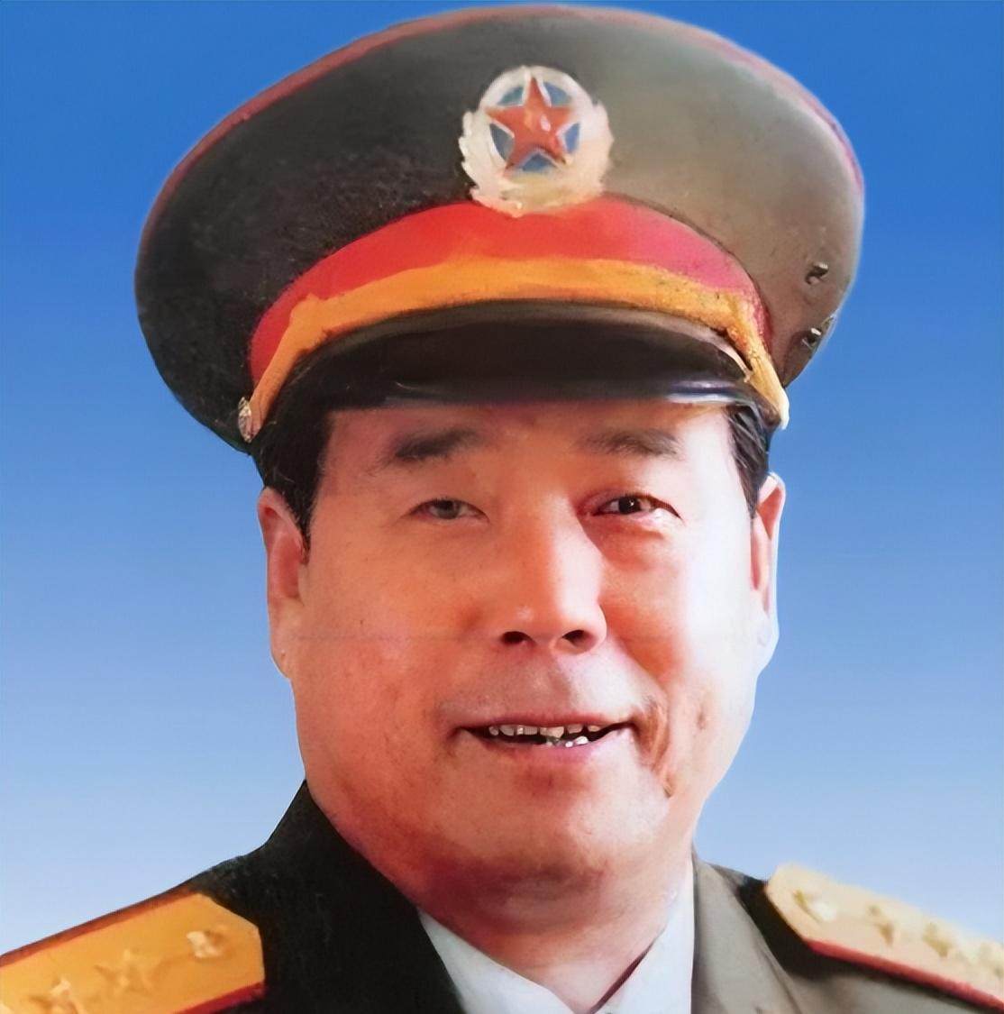 他接替张万年任总参谋长63岁升上将儿子是东部战区陆军副司令
